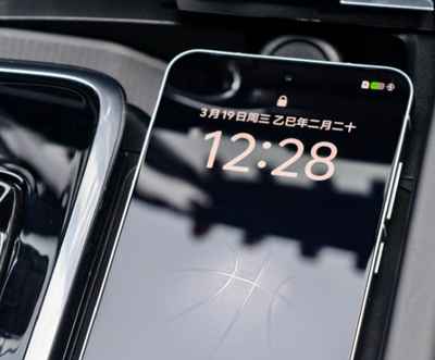 vivo X200S 真机照首秀：直屏搭配蔡司三摄，天玑 9400 + 成亮点