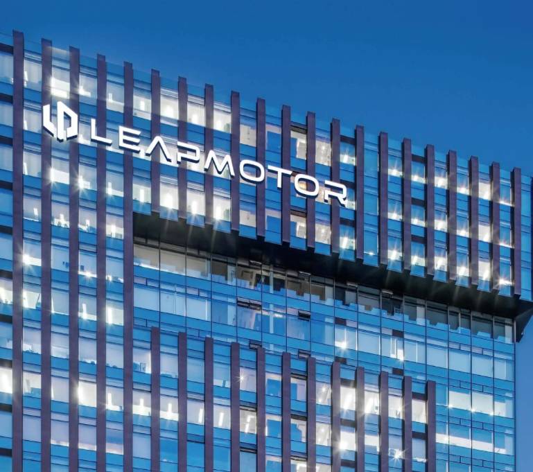 零跑汽车2025年全年交付59.66万台，同比增长103% 朱江明：2026冲击百万销量