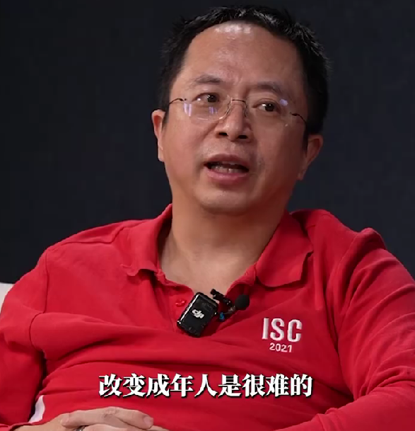 周鸿祎：从千元机到高端车，未来对雷军的挑战能否成为中国马斯克